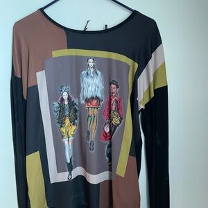 Chic Women's Long Sleeve Graphic Tee - Brown and Black